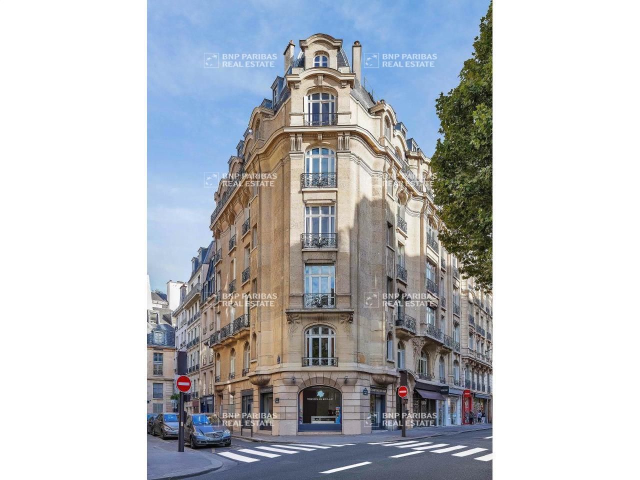 Location Bureaux 816.4 m² divisibles 75007 Paris