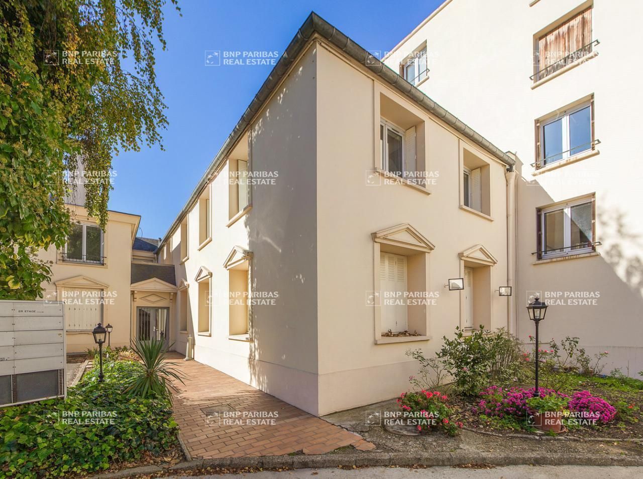 308 m² pour ce bureaux en location à Versailles