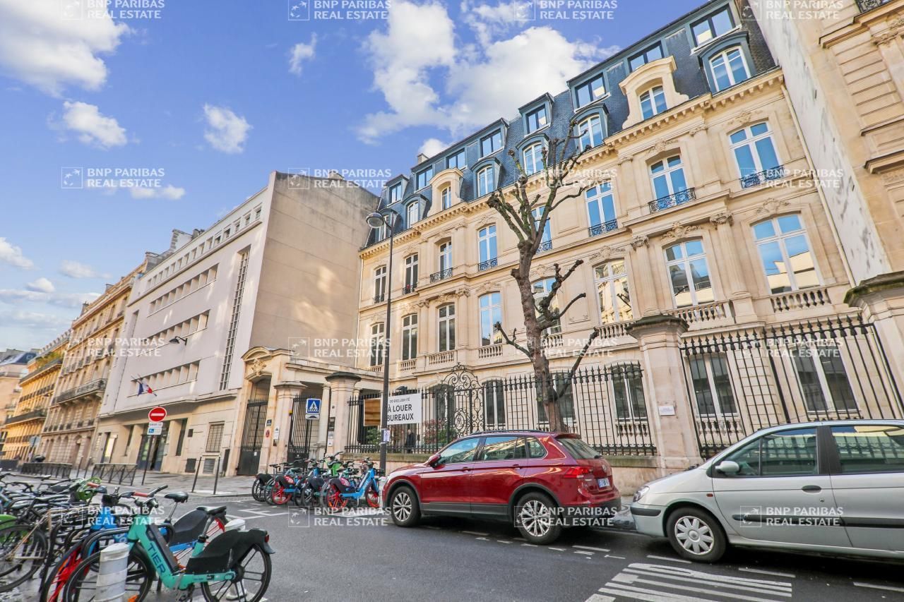 302 m² pour ce bureaux en location à Paris