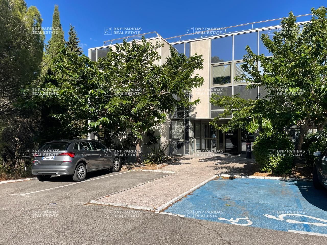 117 m² pour ce bureaux en location à Aix-en-provence