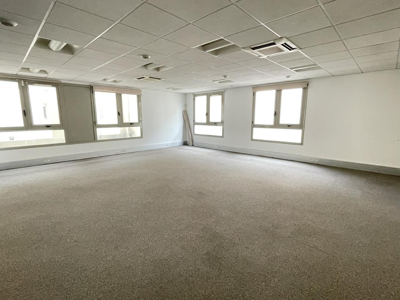 1009 m² pour ce bureaux en location à Biot