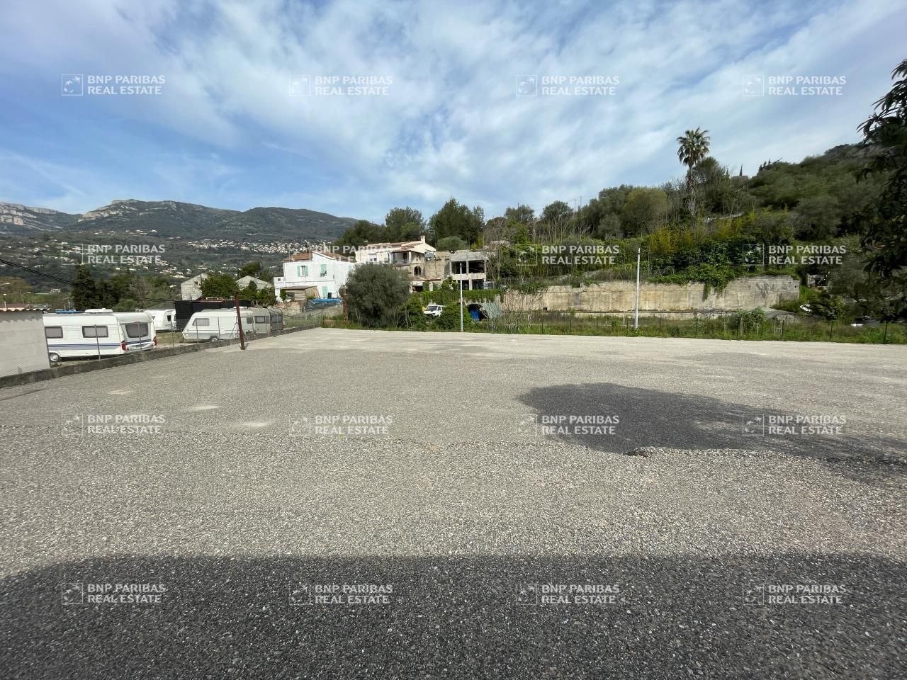 Location Terrains 1705 m² non divisibles 06200 Nice