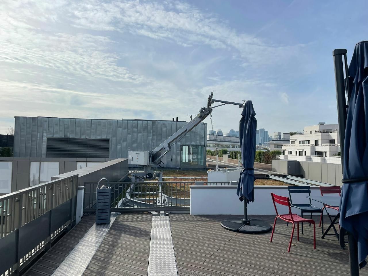 2810.7 m² pour ce bureaux en location à Levallois-perret