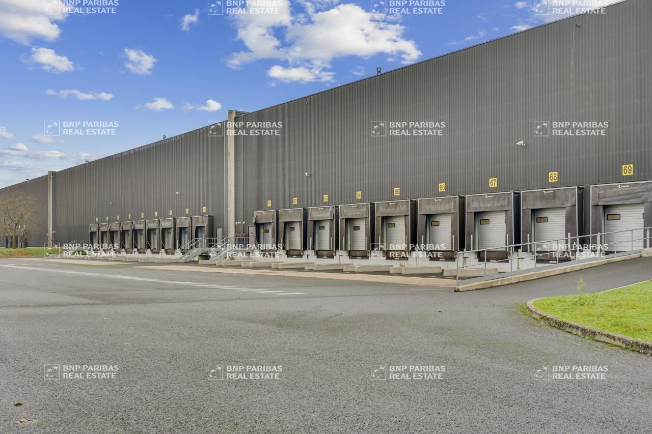 Location Entrepôts classe A 12063 m² non divisibles 41260 La chaussée-saint-victor
