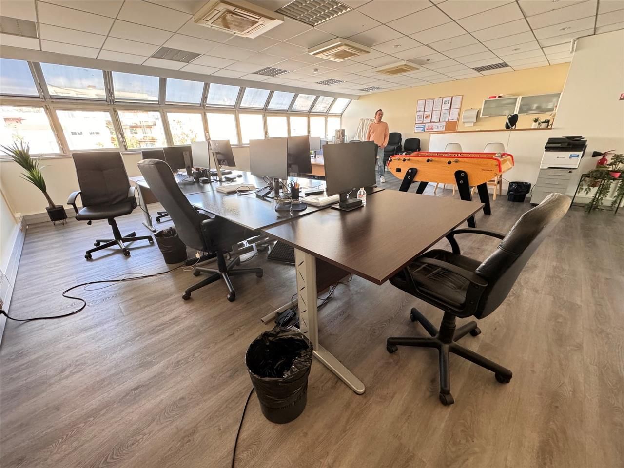 Alex Bolton vous propose à la location des bureau