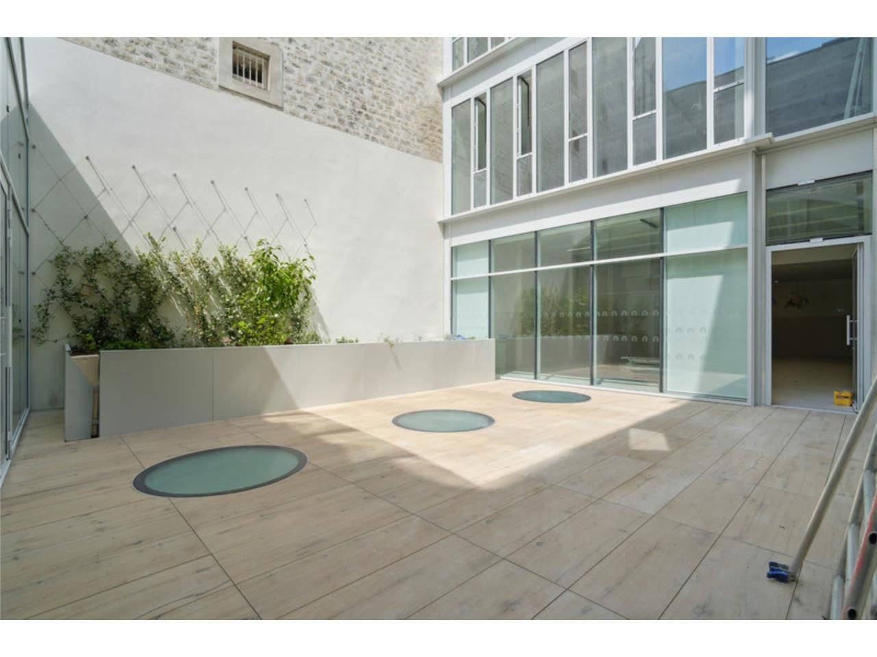 Alex Bolton, vous propose à la location un magnif