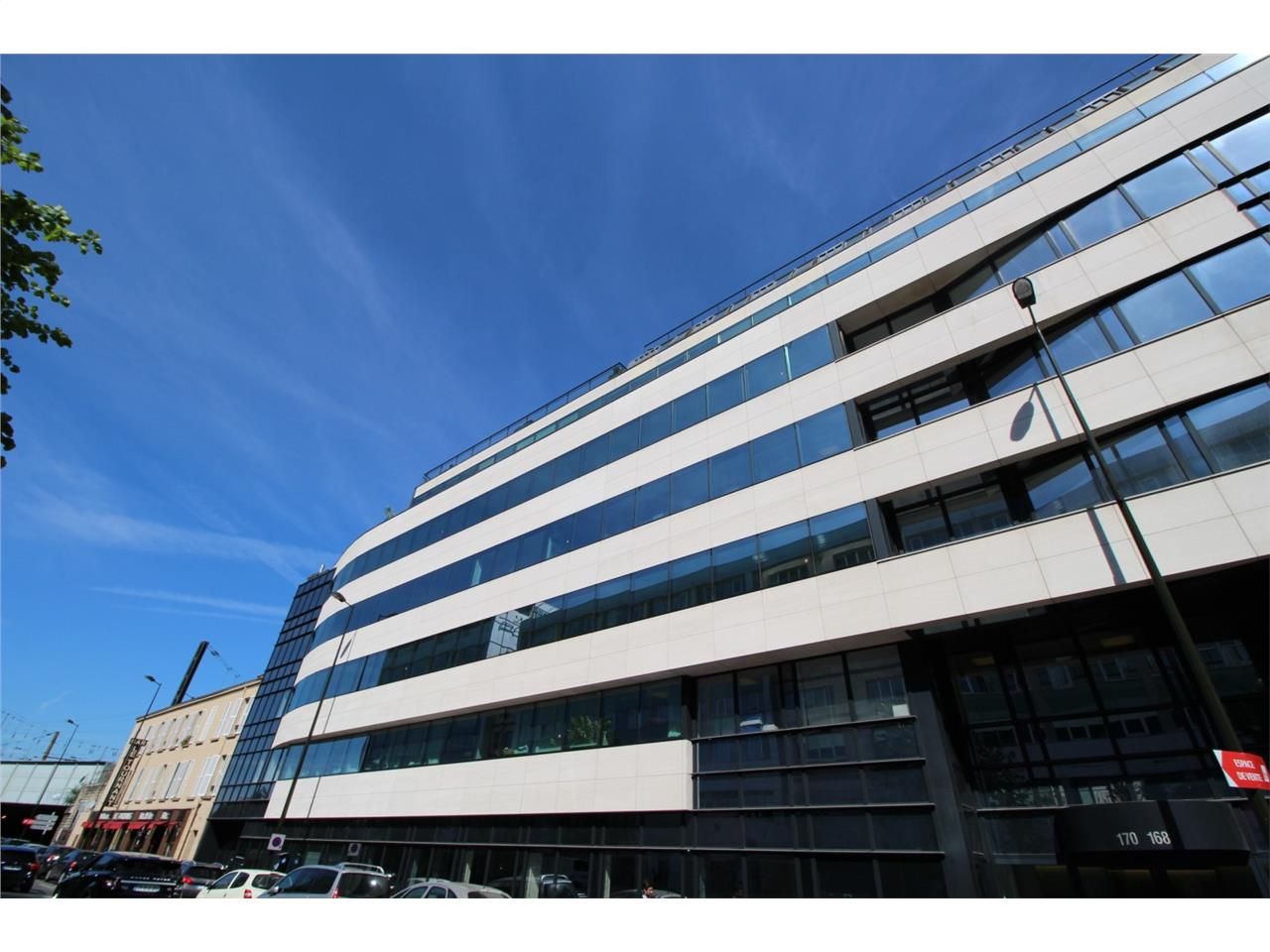 Dans un immeuble de très bon standing nous vous p