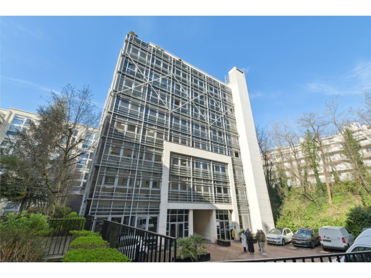 A proximité de la Porte Dorée et du bois de Vince