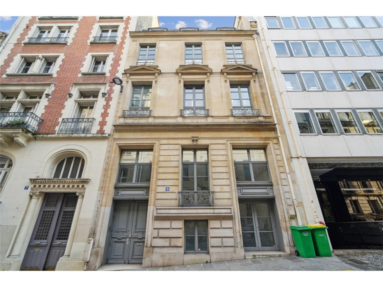 Alex Bolton vous propose à la location, dans le q