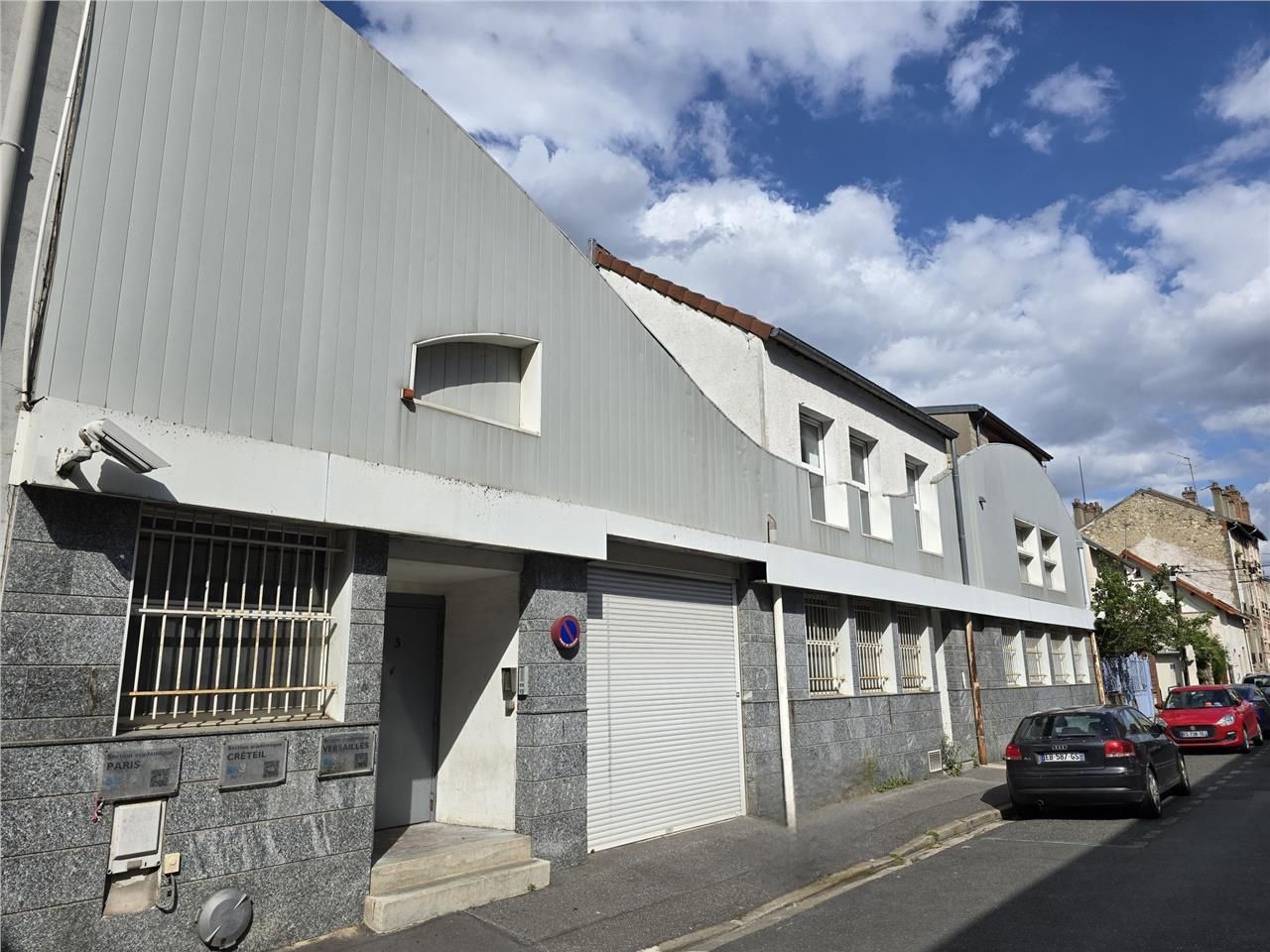 Nous vous proposons, à la vente, un immeuble de 1