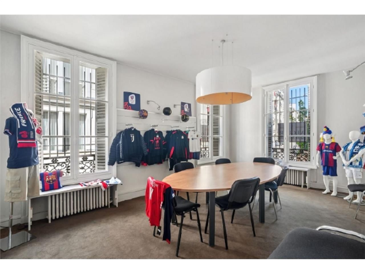 Nous vous proposons, une surface de bureaux à la 