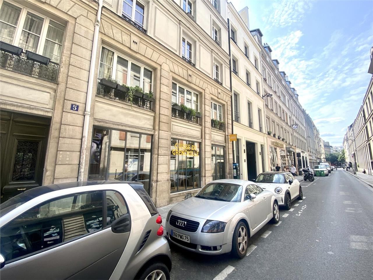 Située à deux pas de la rue de Bretagne et du Car