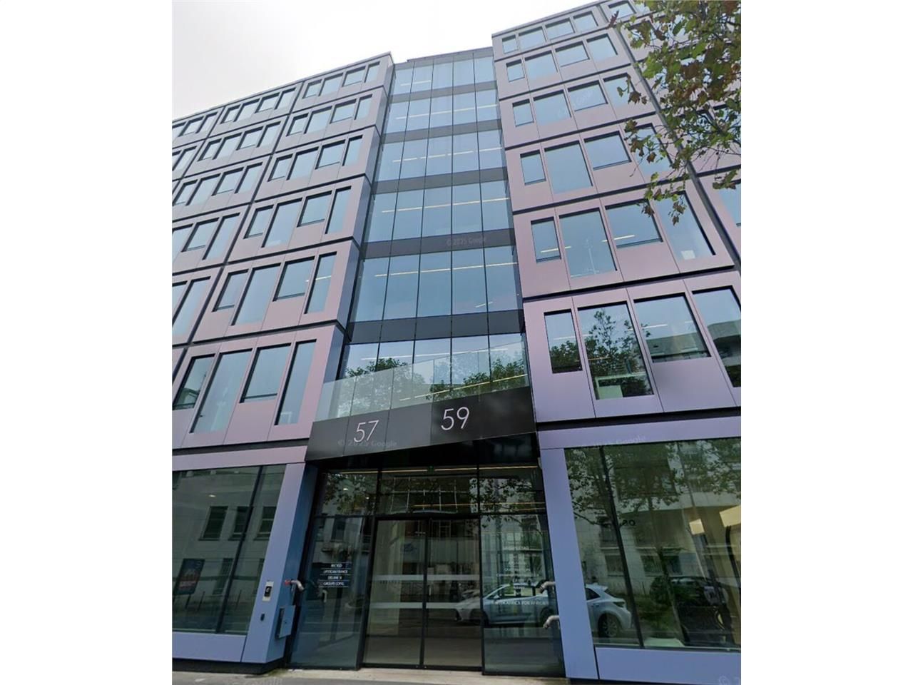 Alex Bolton propose à la location une belle surfa