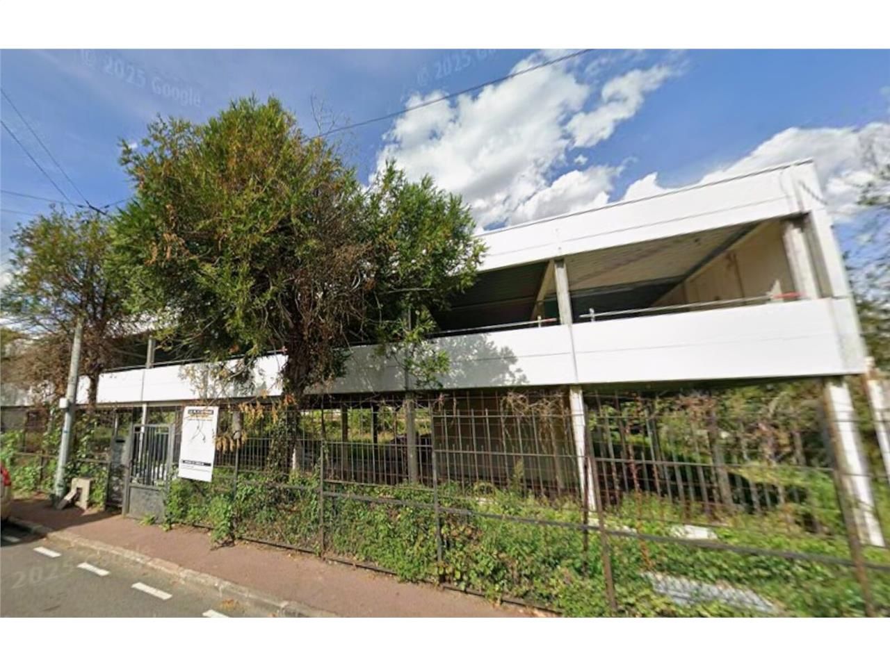 Emplacement privilégié à deux pas de la gare d'En