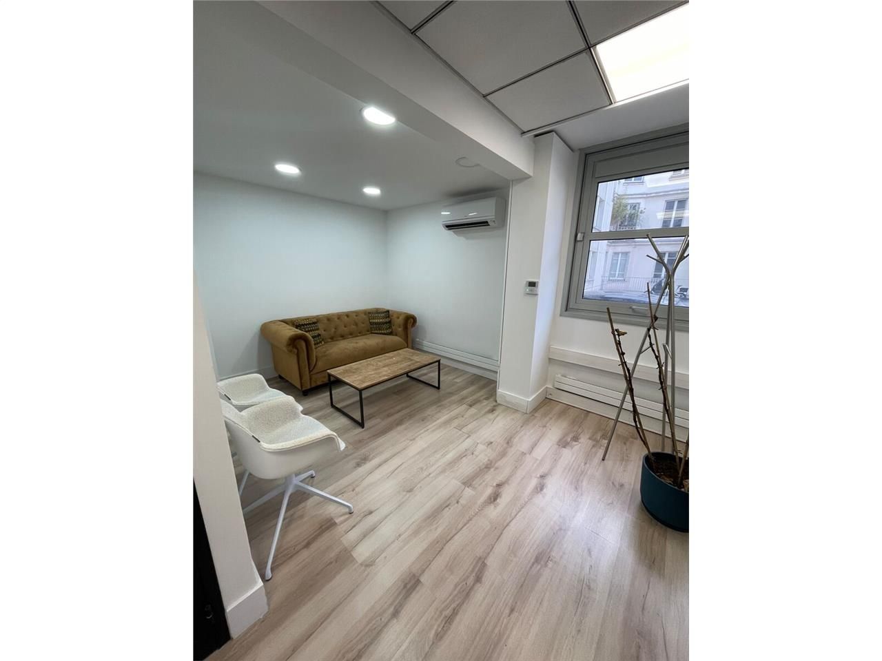 Rue Saint Honoré, à deux pas de la place Vendôme,