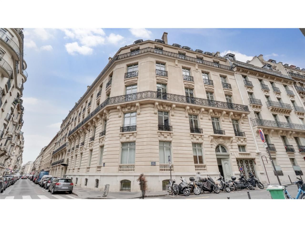 Opportunité. A louer à proximité de l'Etoile, bel