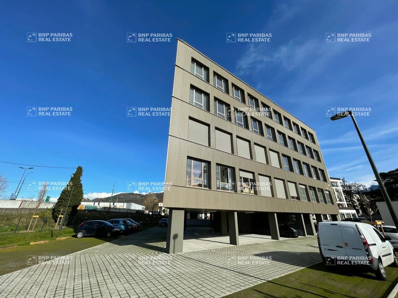 Vente Bureaux 1520.99 m² divisibles 38320 Eybens