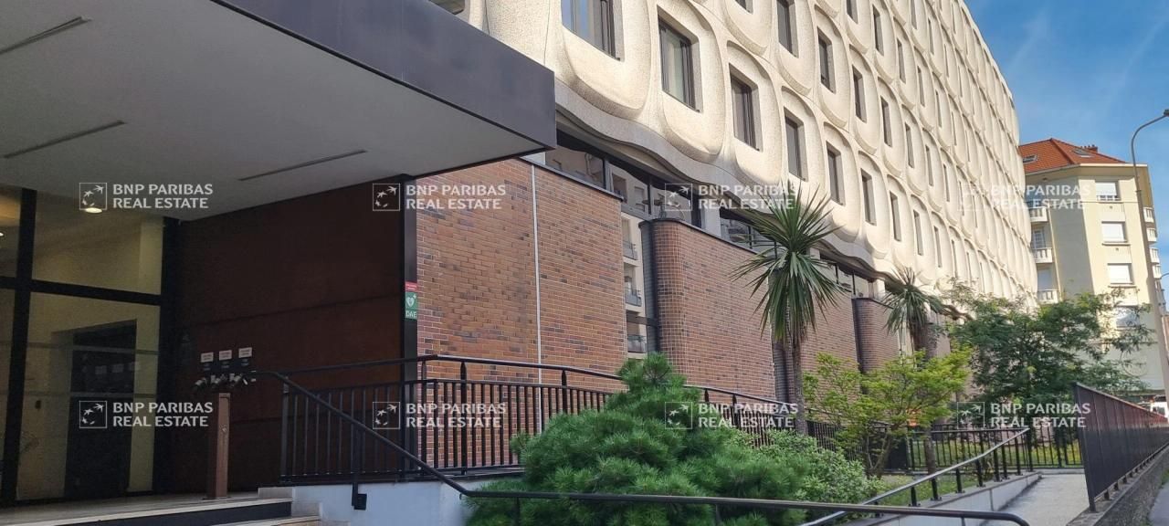 705 m² pour ce bureaux en location à Lyon