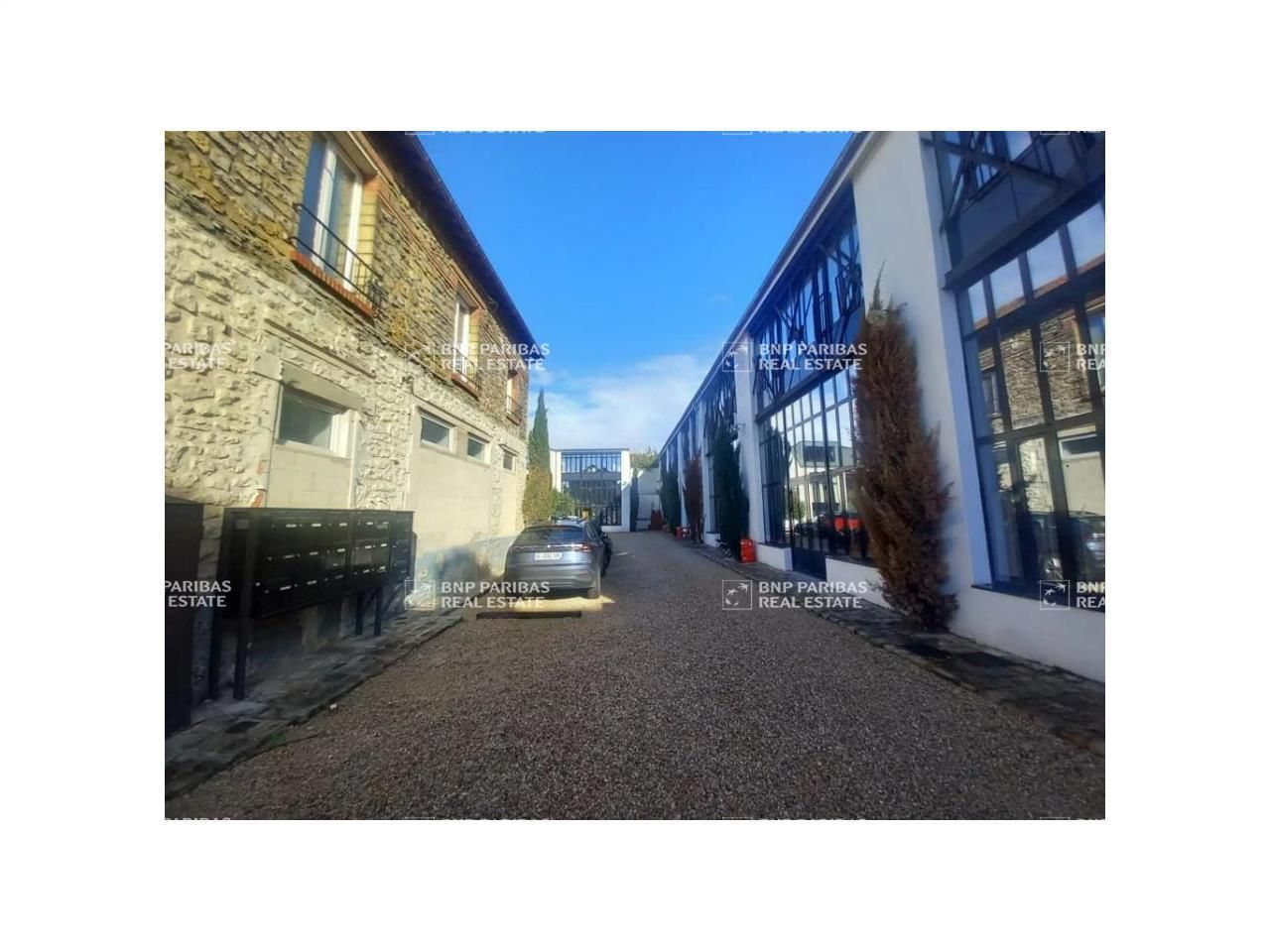 80 m² pour ce bureaux en location à Arcueil