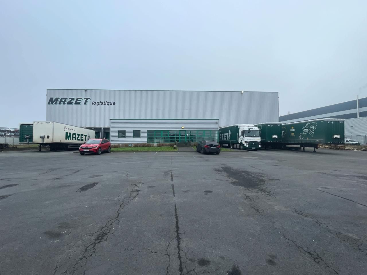 4886 m² pour cetentrepôts classe a en location à Seclin