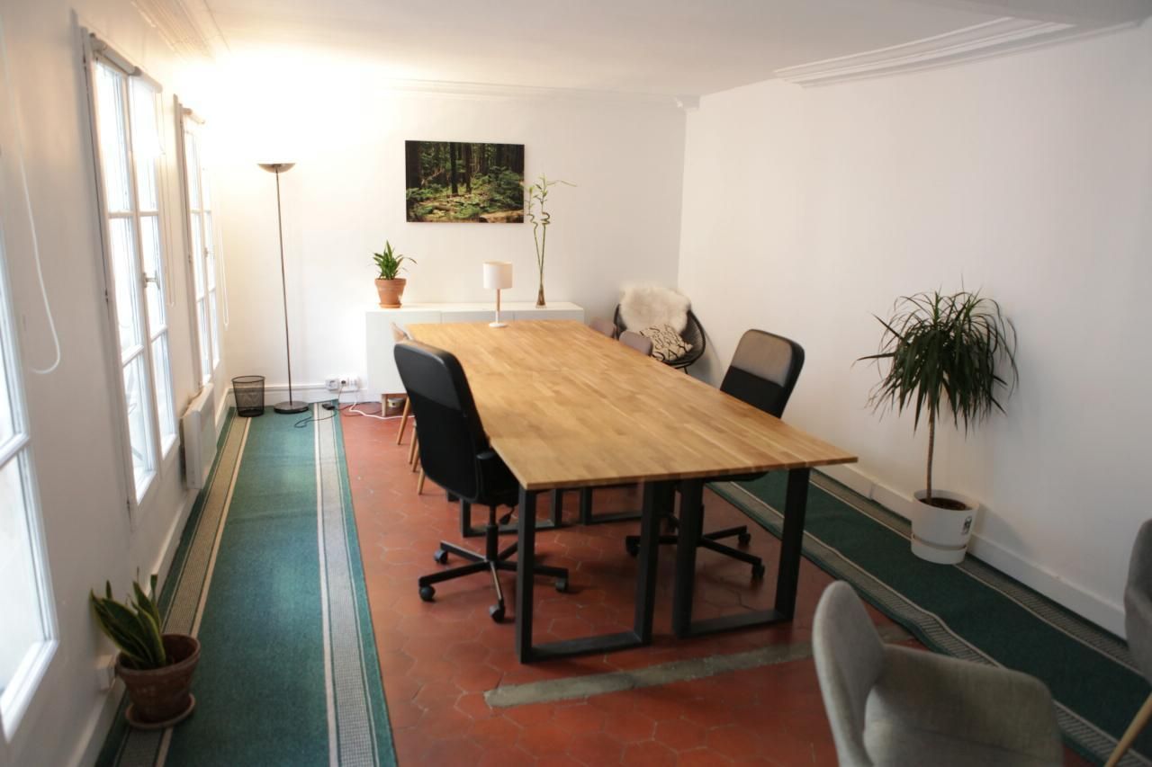 84 m² pour ce bureaux en location à Paris