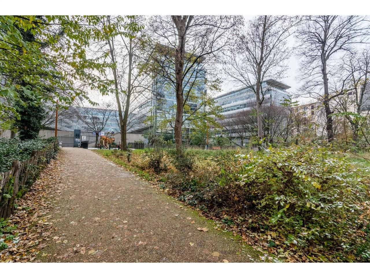 Location Bureaux 1781 m² divisibles 93500 Pantin