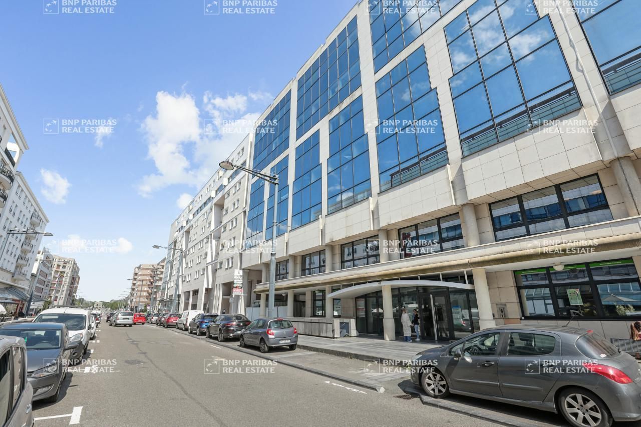 Location Bureaux 929 m² divisibles 78180 Montigny le bretonneux