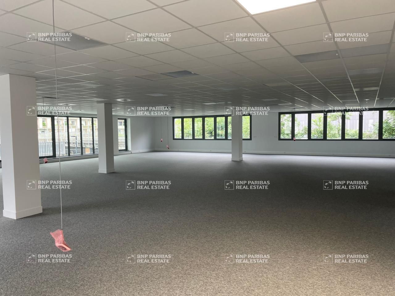 855.5 m² pour ce bureaux en location à Échirolles