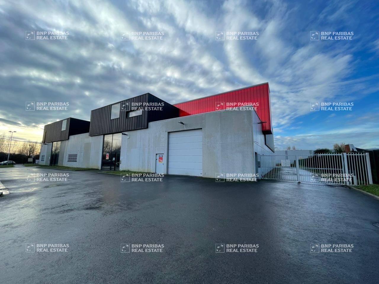 Vente Activité 2100 m² non divisibles 59150 Wattrelos