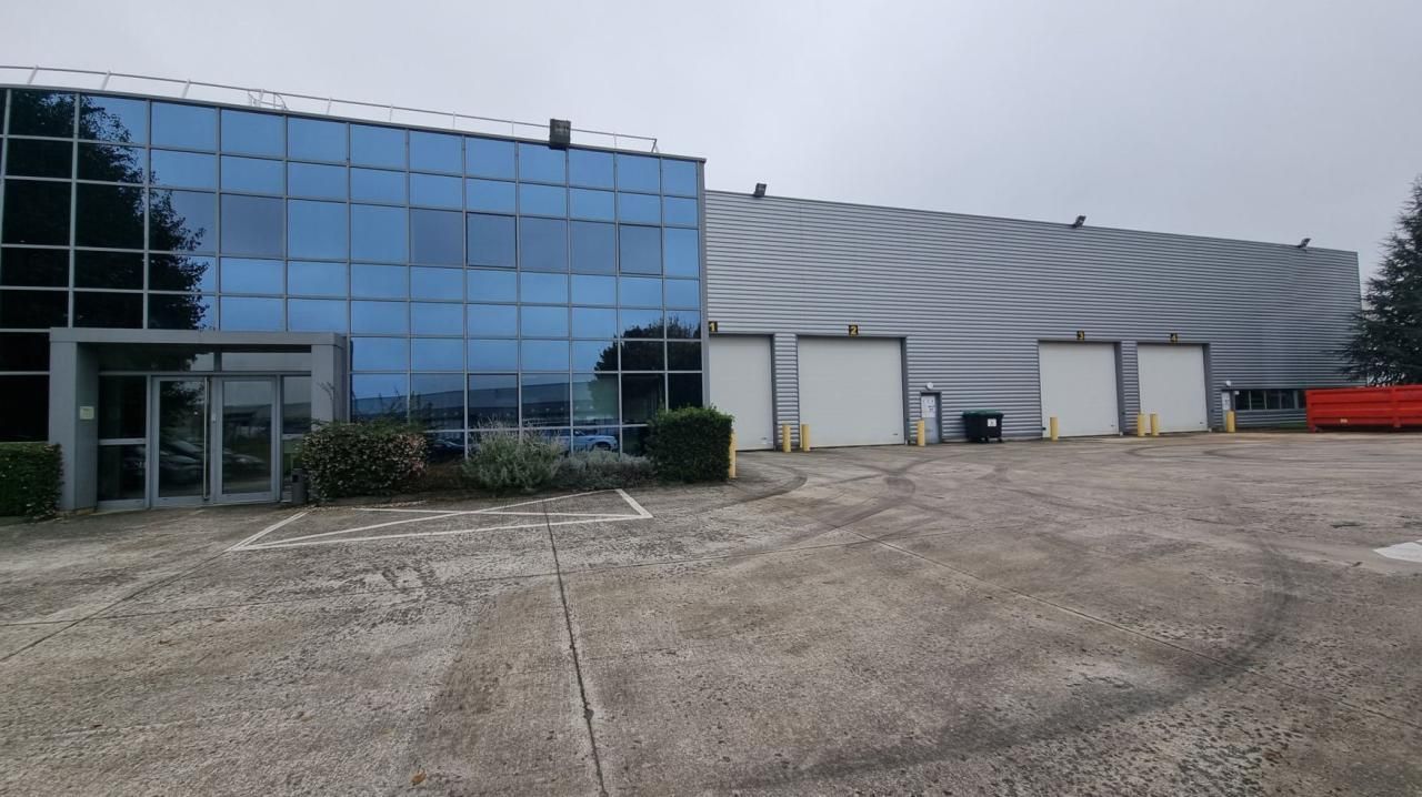 Location Activité 2448 m² non divisibles 77290 Compans