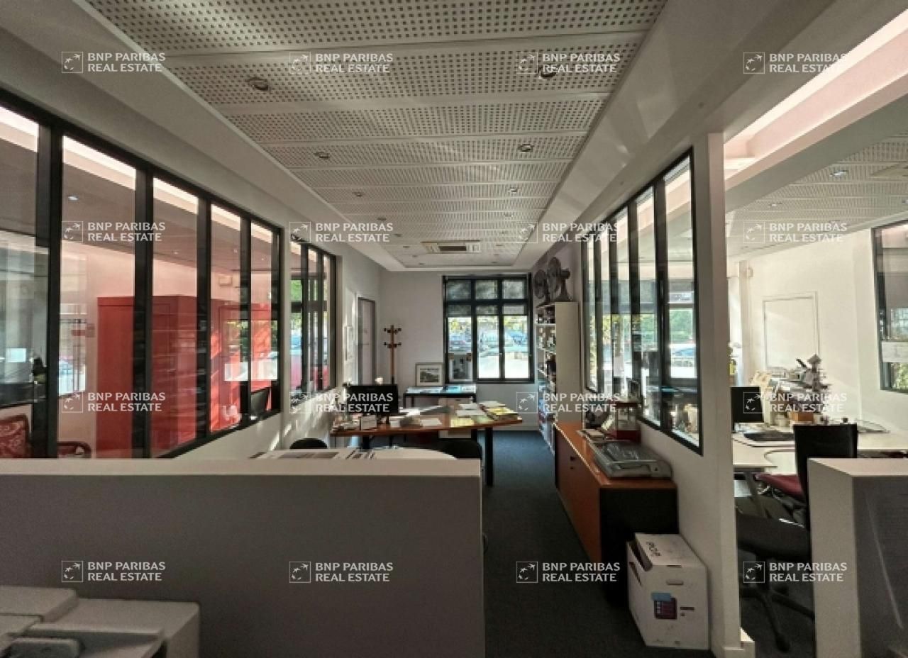 Location Bureaux 145 m² non divisibles 92170 Vanves