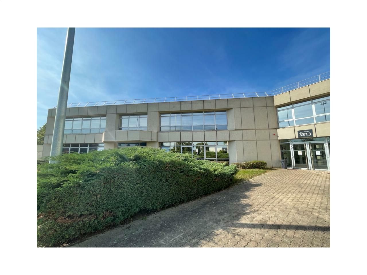 Location Bureaux 2791 m² divisibles 95700 Roissy-en-france