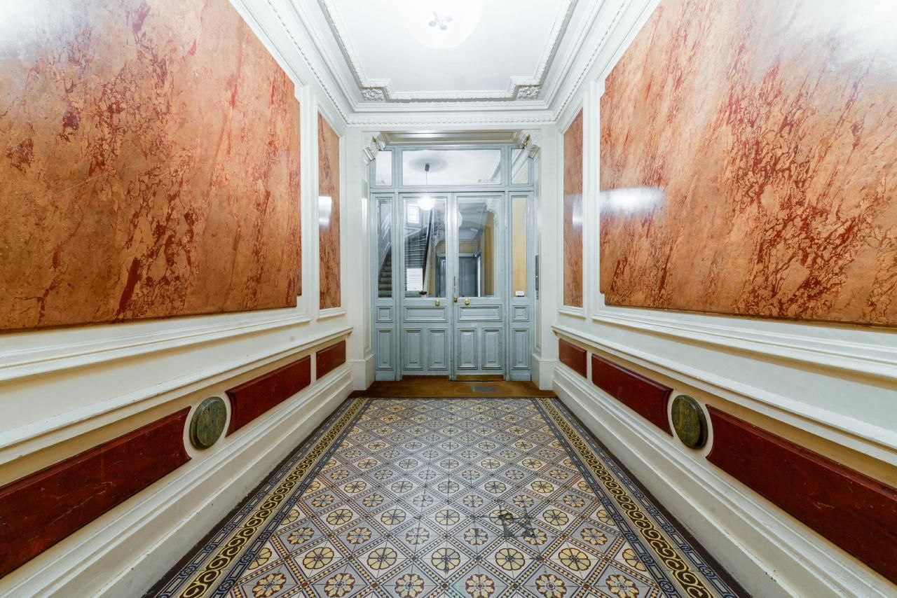 99 m² pour ce bureaux en location à Paris