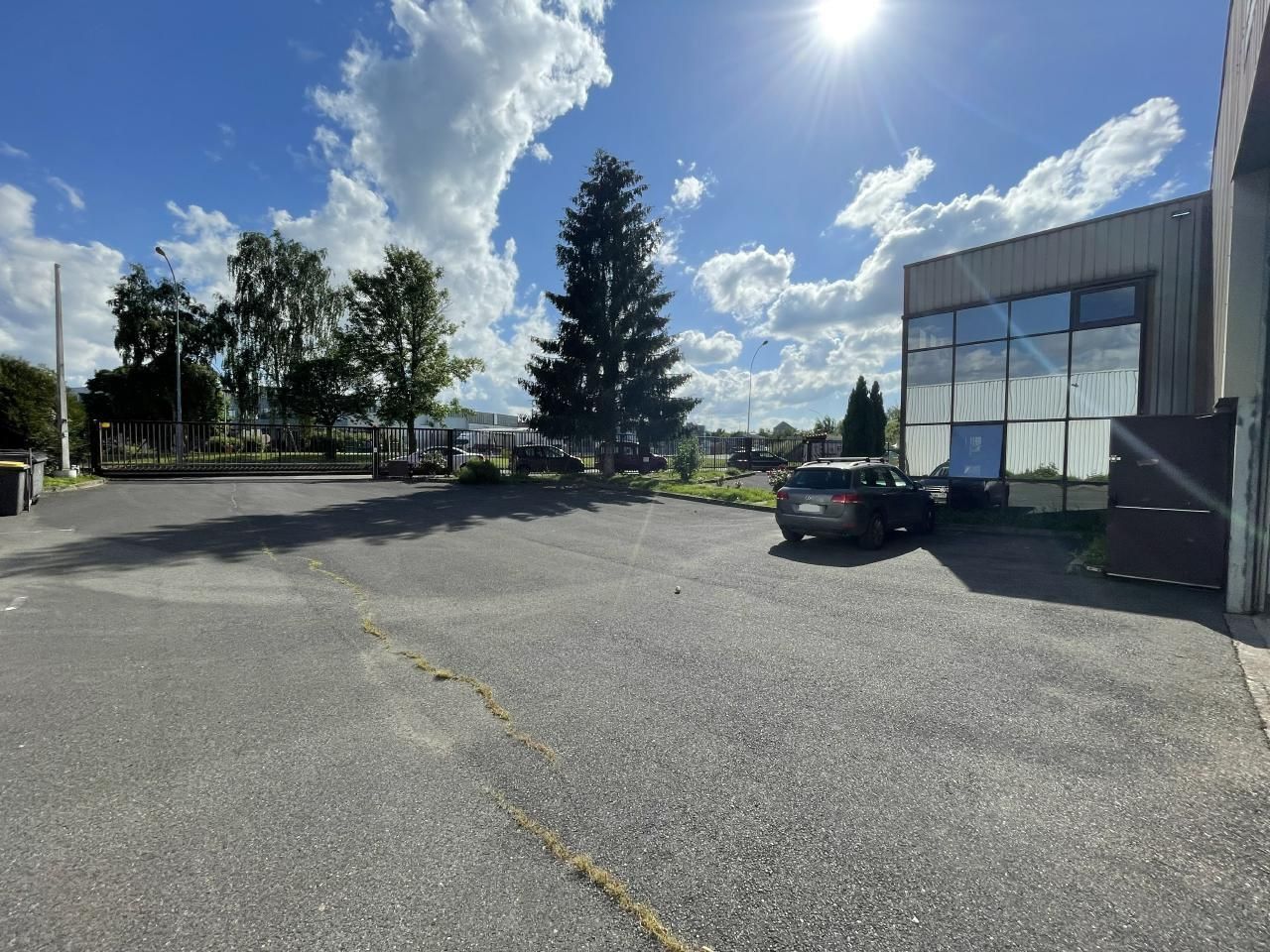 750 m² pour ce activité en vente à Marines