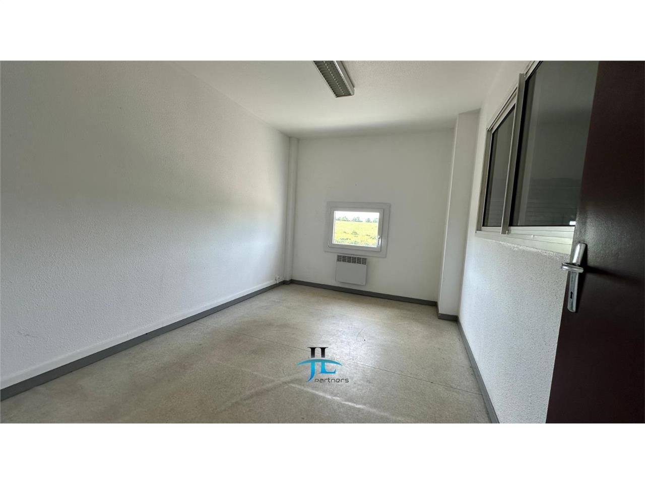 Location Entrepôt 100m2 La Réole Zone Industrielle