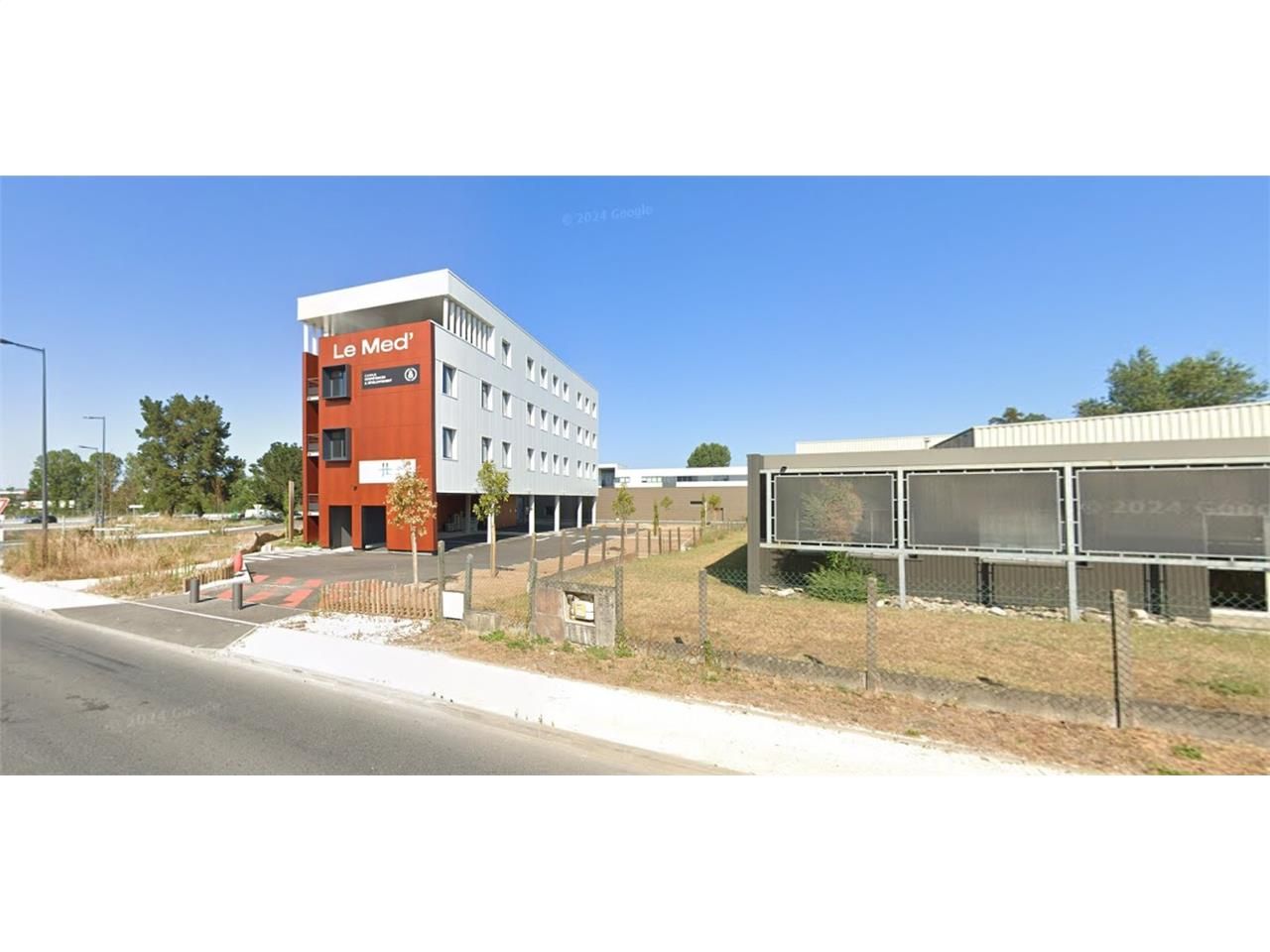 A vendre 2 plateaux de bureaux de 1037m²