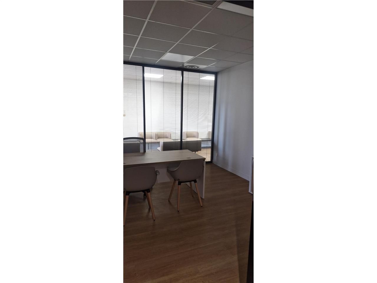 A vendre bureaux neuf 232m² - Bruges visibilité rocade