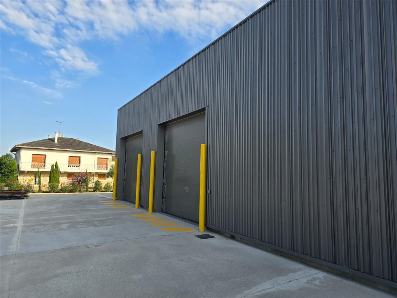 A vendre Local commercial + stockage Marmande zone commerciale Leclerc