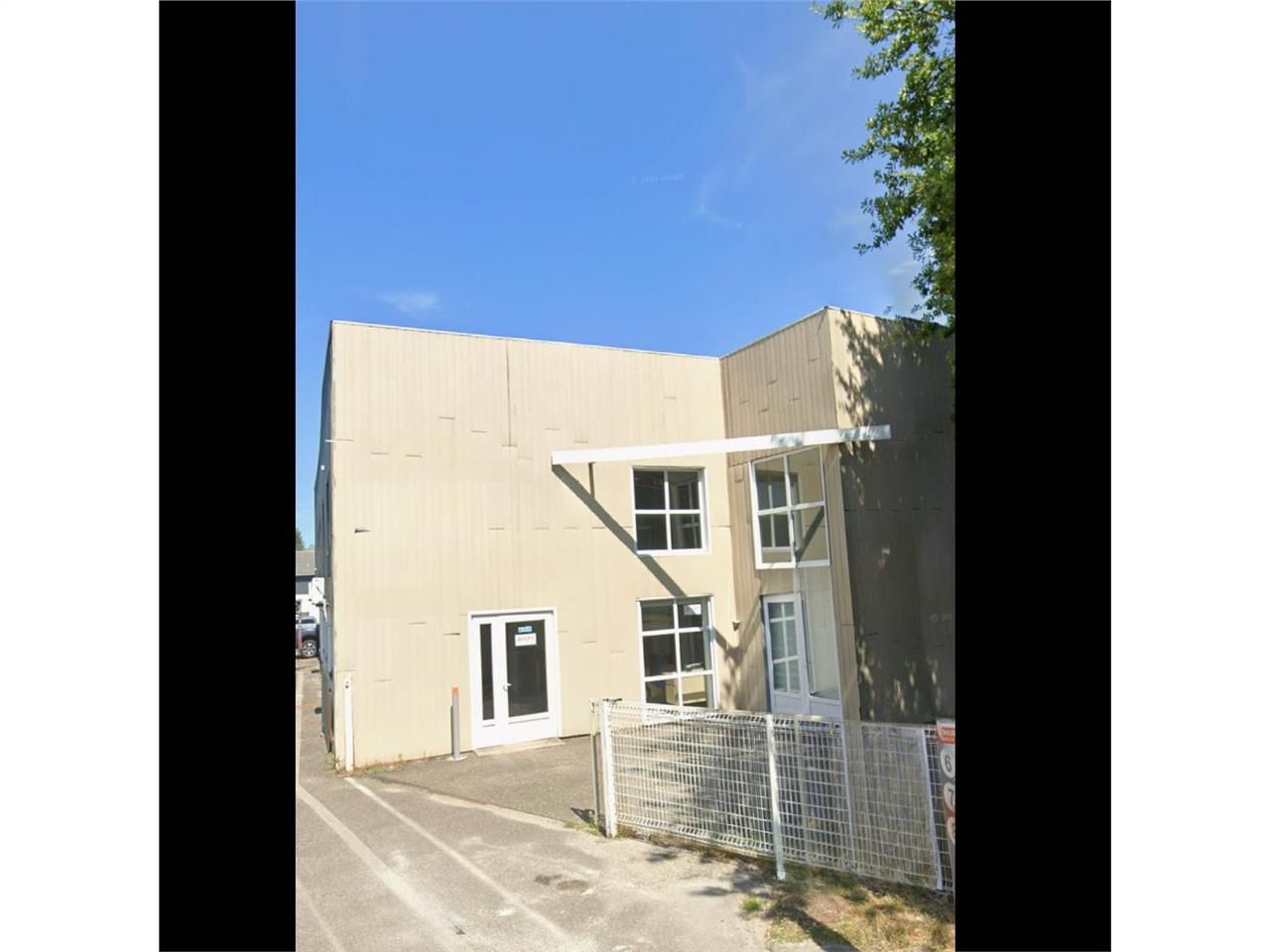 Vente Bâtiment Commercial de 600m2 à Eysines, ideal pour investissement