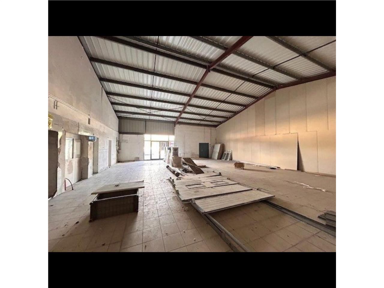 Entrepôt de 350m2 à louer à Limoges Zone Nord