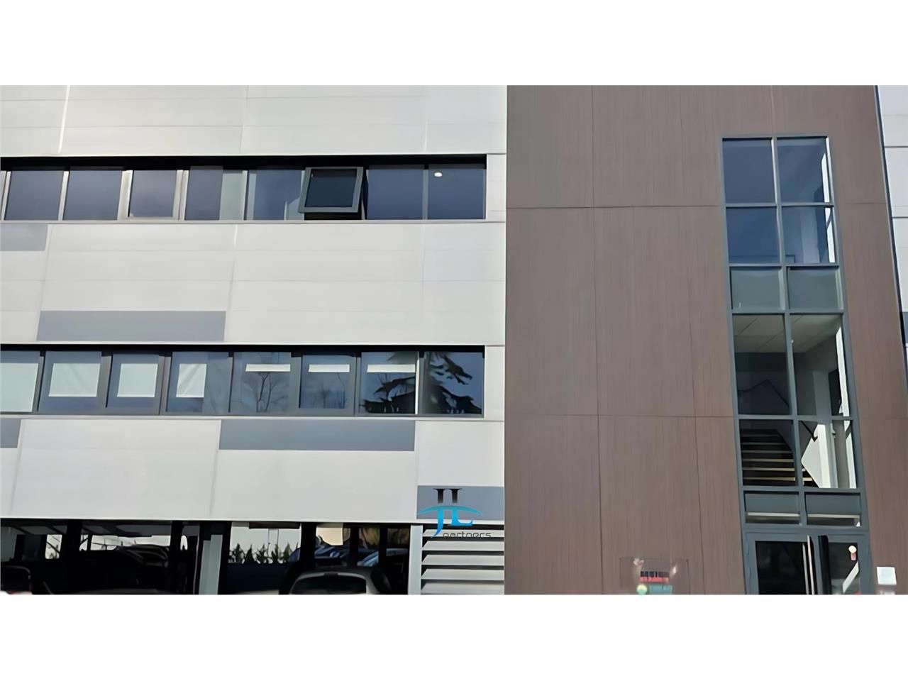 Bureaux 210 m² Parc d''Activité Coulouniex-Chamiers proche A89