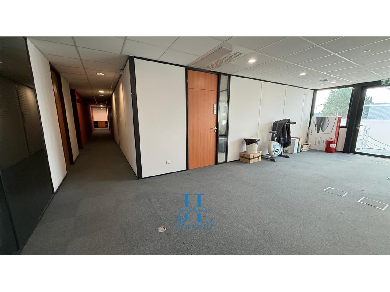 Bureaux 2500m2 à louer Gradignan Zone Commerciale et Tertiaire