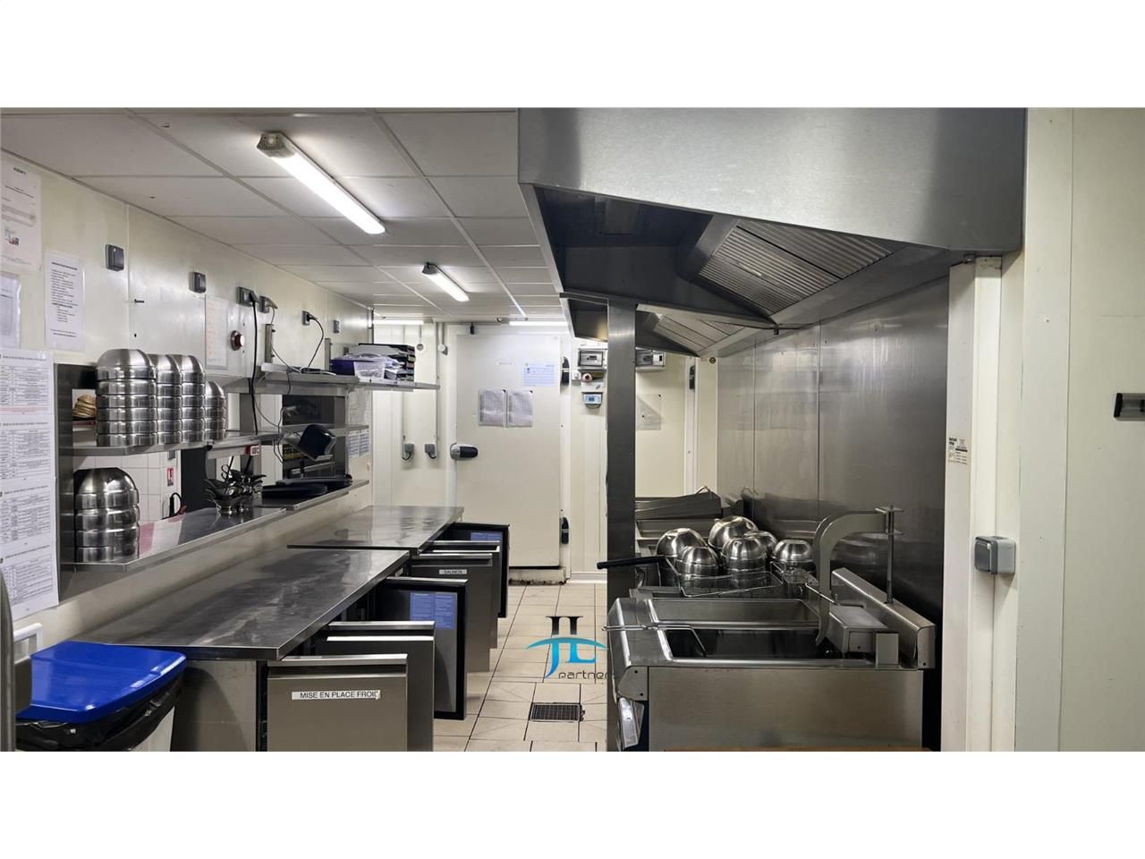 Local commercial 500m2 Zone Commerciale Le Haillan