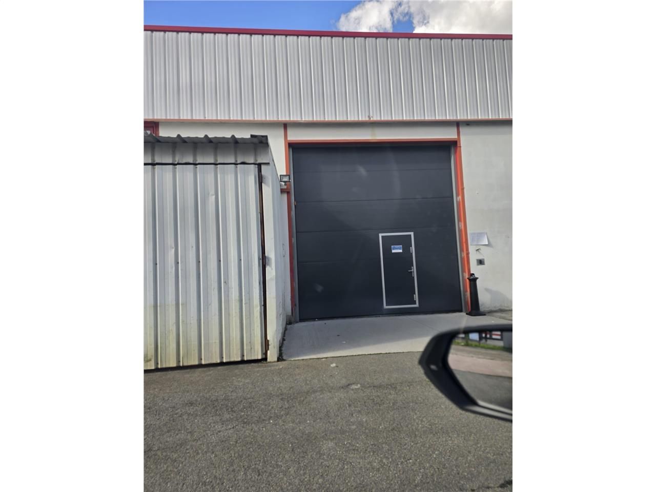 Local d''activité 407 m² à louer – Entrepôt + bureaux neufs – Pessac