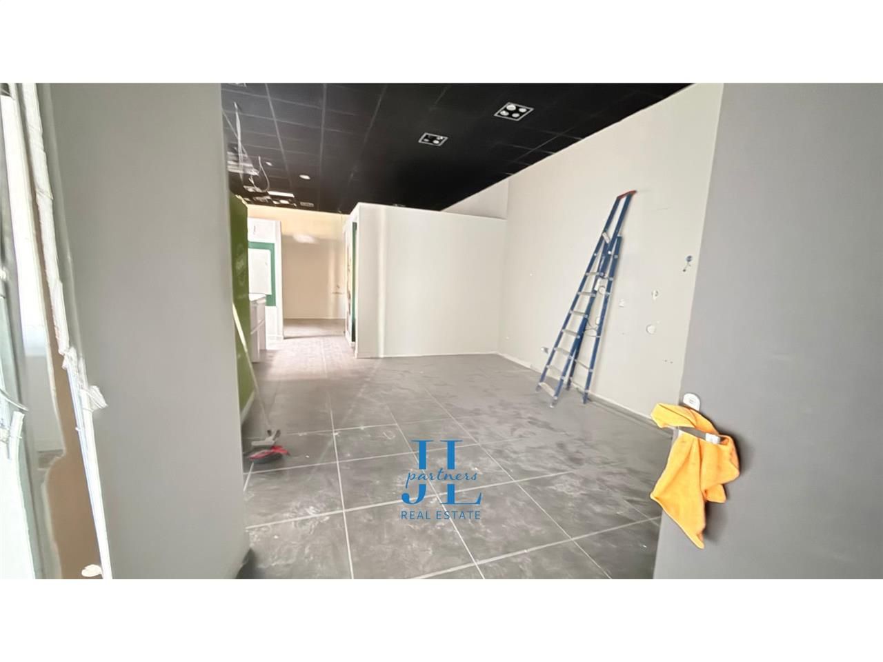 Local commercial 400m2 à louer Zone Commerciale Mérignac Chemin Long