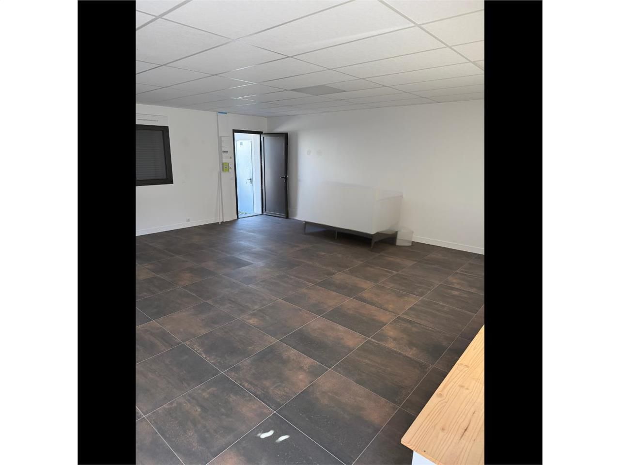 Local commercial loué 50m2 à vendre Léognan Centre - 8,1% AEM