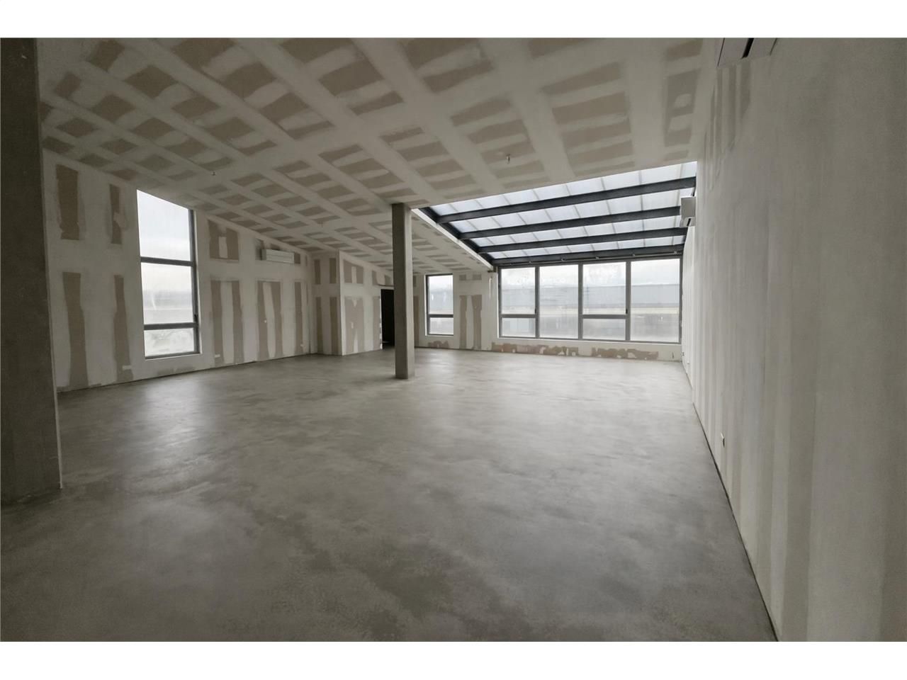 A louer : local commercial 'LOFT' à louer – Bordeaux Brazza – 180 m²