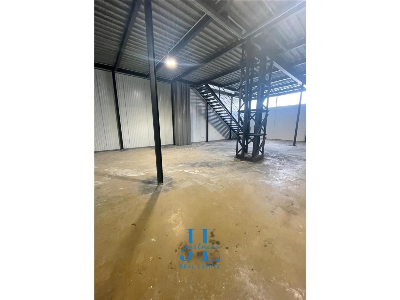 Local d''activité à louer 263 m² – Bègles (Avenue Jeanne d''Arc)