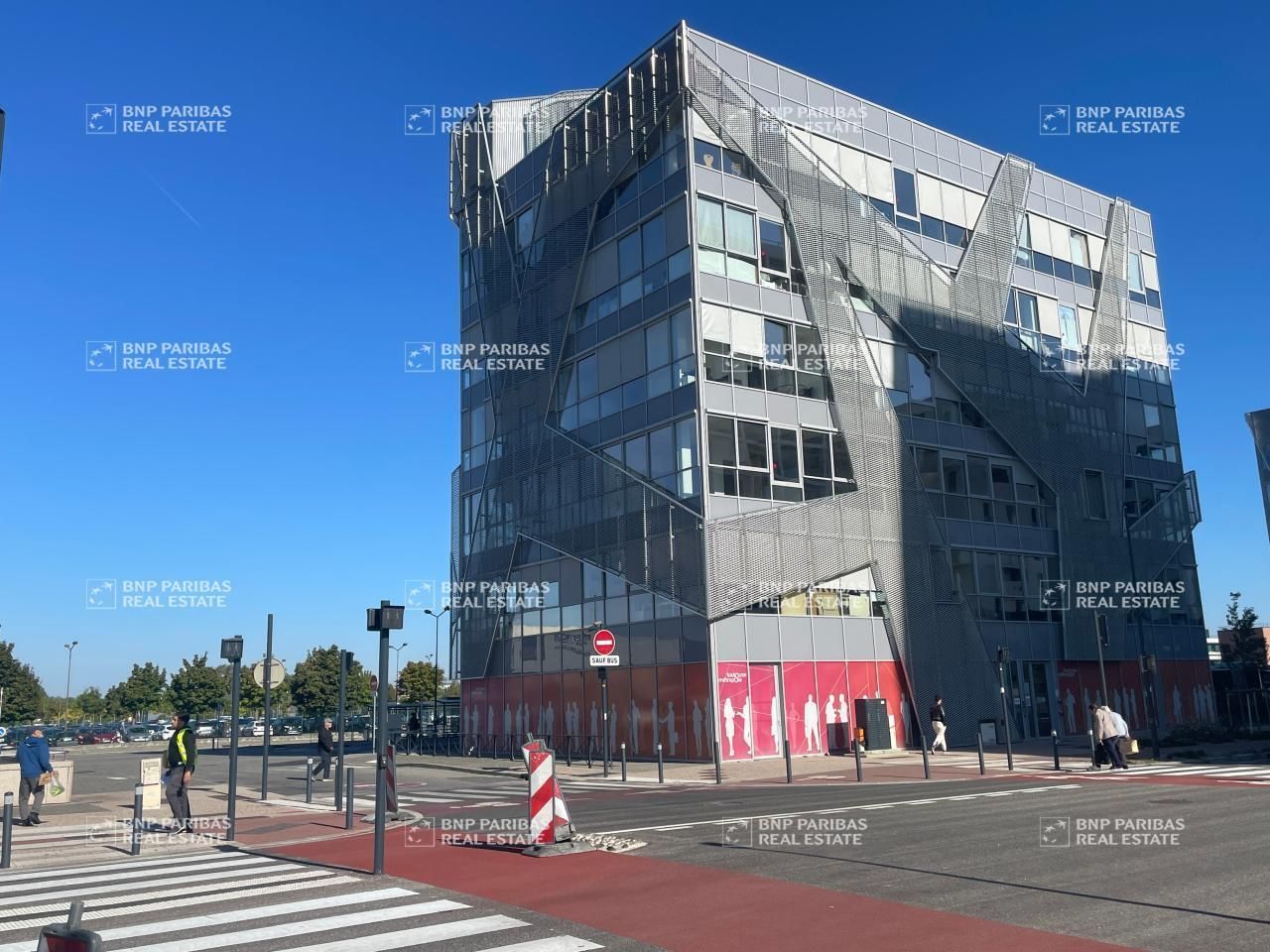 380.82 m² pour ce bureaux en location à Toulouse