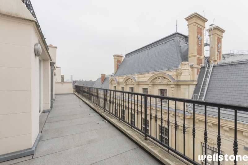 A proximité immédiate de la Place de la Bourse et